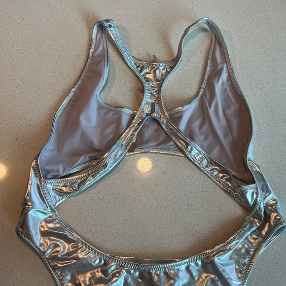 NWT Skims Metallic Cut Out One Piece Swimsuit Monokini Nickel Silver 3X - Picture 8 of 9